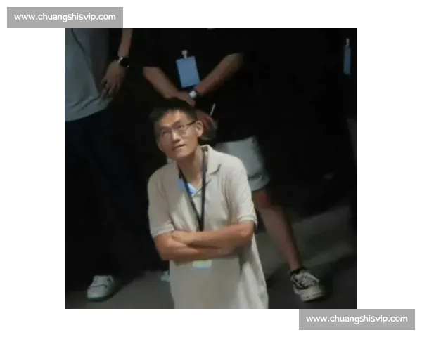 瘦弱小伙踢馆馆长：流量时代的危险赌博